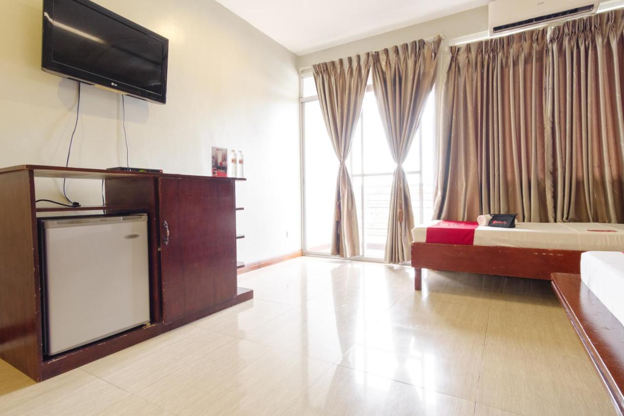 เรดดอร์ซ เนียร์ แคมป์ มอนเตลิบาโน Hotel บาโคลอด ภายนอก รูปภาพ