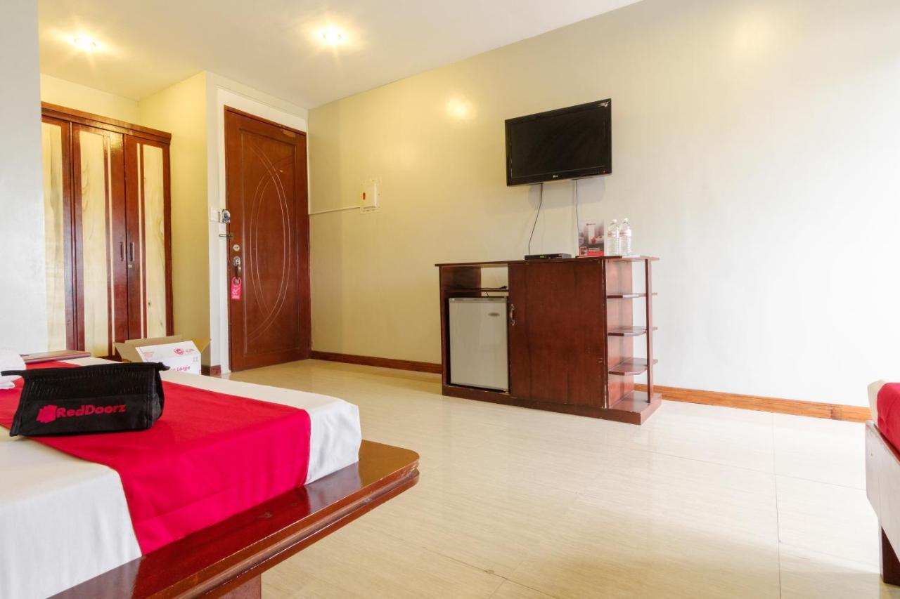 เรดดอร์ซ เนียร์ แคมป์ มอนเตลิบาโน Hotel บาโคลอด ภายนอก รูปภาพ