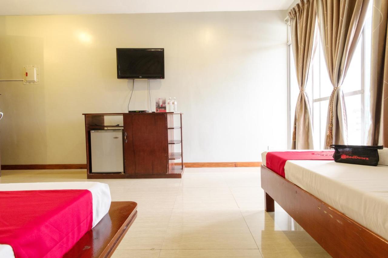 เรดดอร์ซ เนียร์ แคมป์ มอนเตลิบาโน Hotel บาโคลอด ภายนอก รูปภาพ
