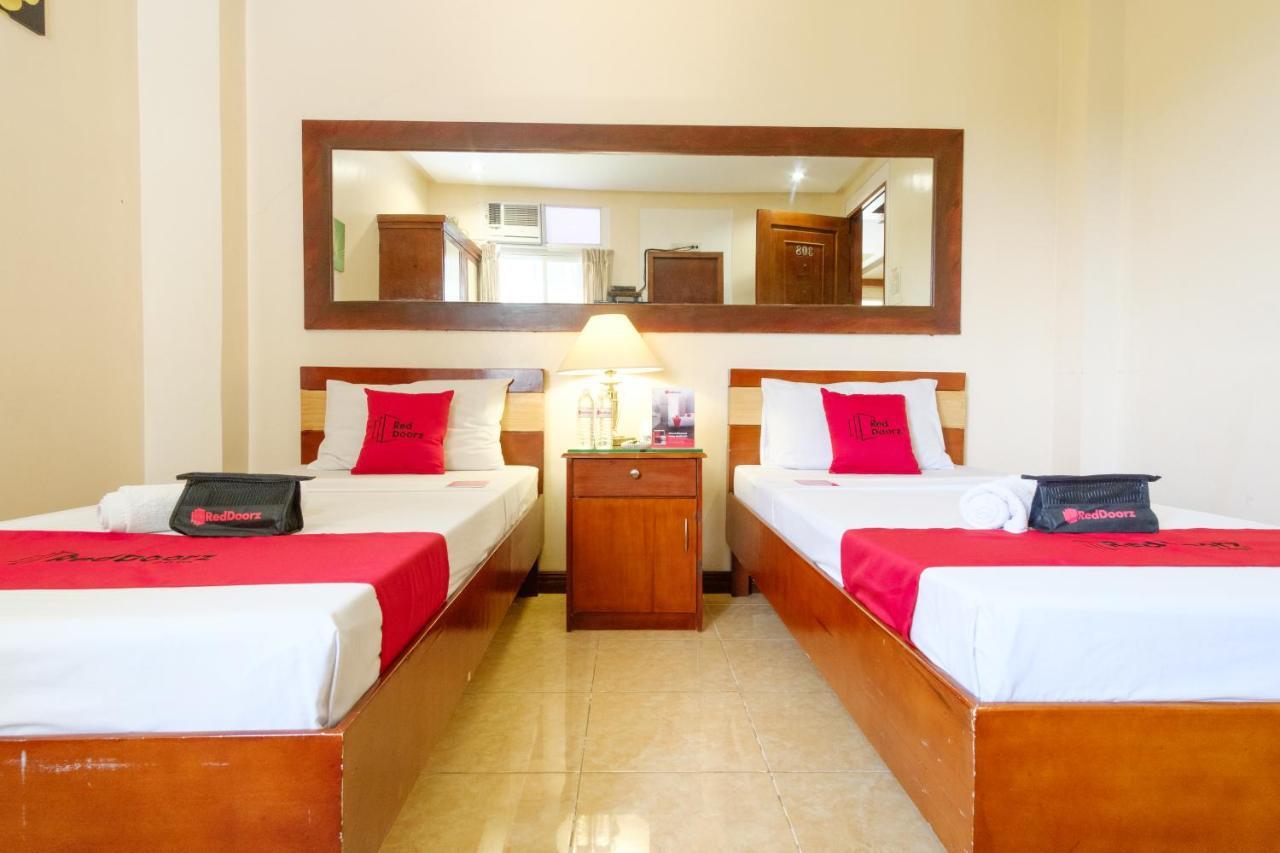 เรดดอร์ซ เนียร์ แคมป์ มอนเตลิบาโน Hotel บาโคลอด ภายนอก รูปภาพ