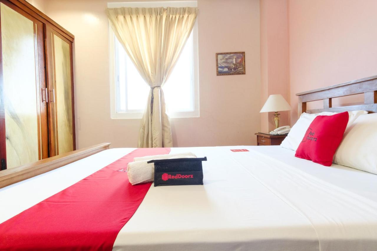 เรดดอร์ซ เนียร์ แคมป์ มอนเตลิบาโน Hotel บาโคลอด ภายนอก รูปภาพ