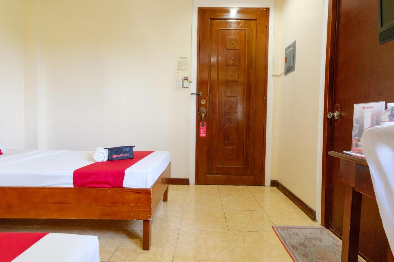 เรดดอร์ซ เนียร์ แคมป์ มอนเตลิบาโน Hotel บาโคลอด ภายนอก รูปภาพ