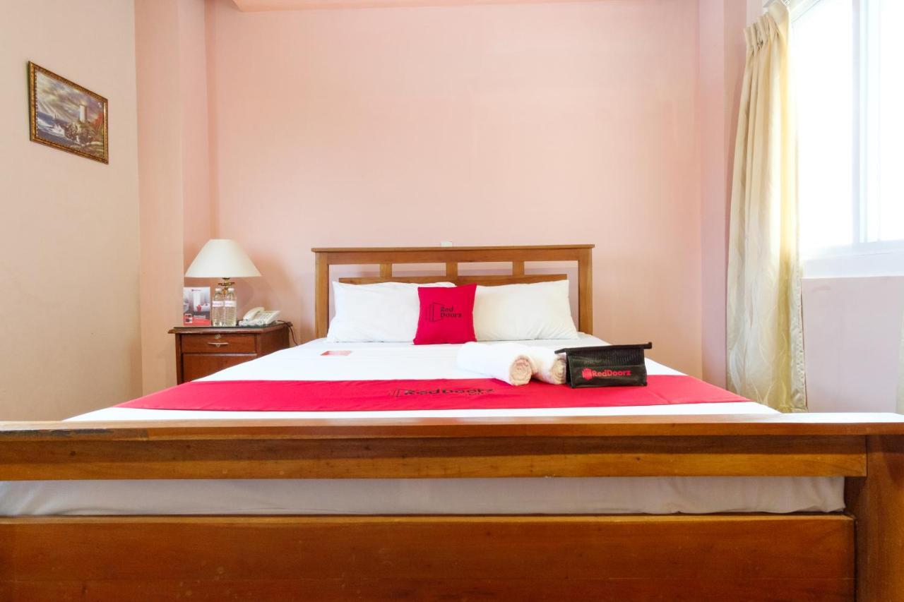 เรดดอร์ซ เนียร์ แคมป์ มอนเตลิบาโน Hotel บาโคลอด ภายนอก รูปภาพ