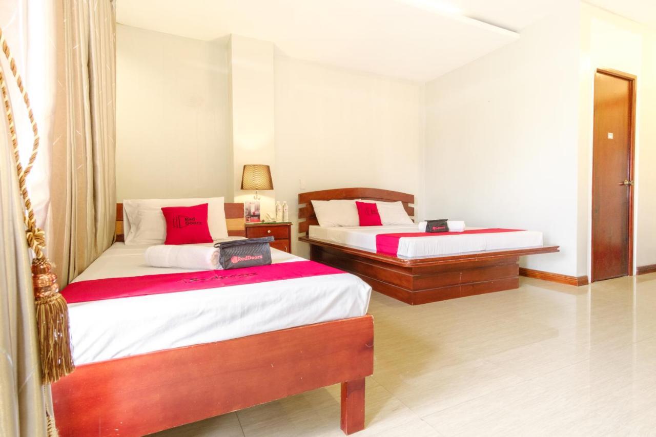 เรดดอร์ซ เนียร์ แคมป์ มอนเตลิบาโน Hotel บาโคลอด ภายนอก รูปภาพ