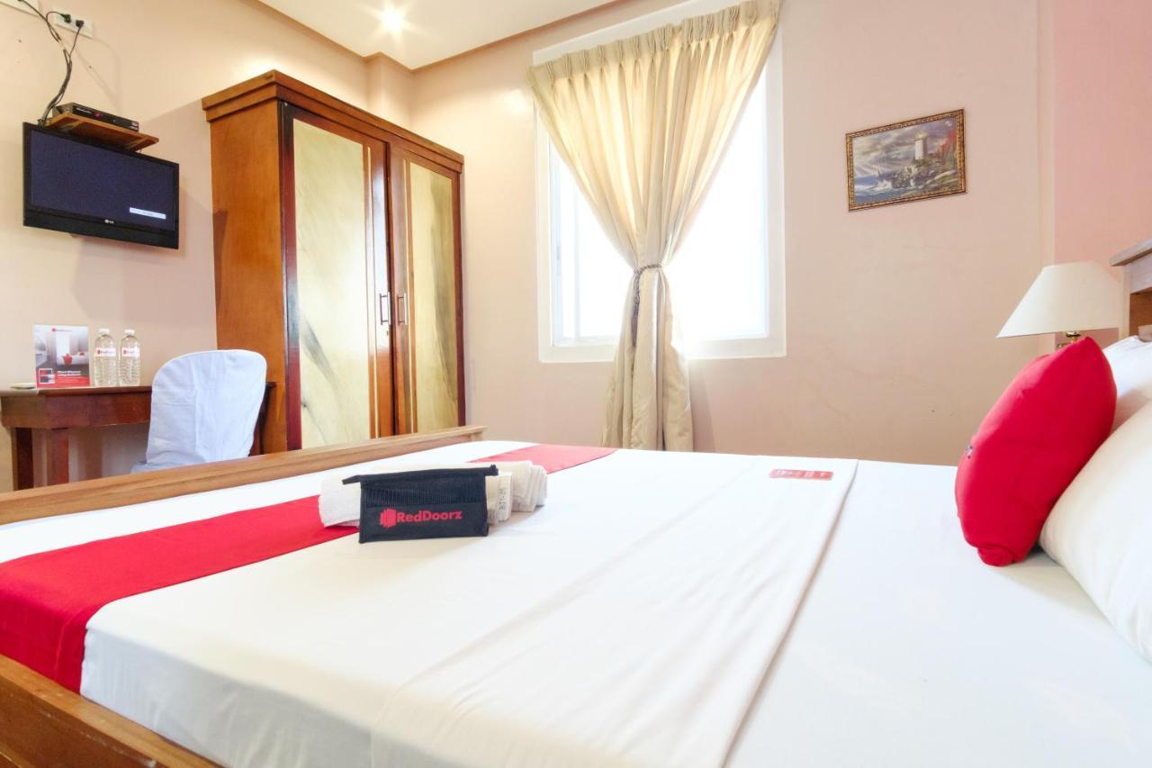 เรดดอร์ซ เนียร์ แคมป์ มอนเตลิบาโน Hotel บาโคลอด ภายนอก รูปภาพ